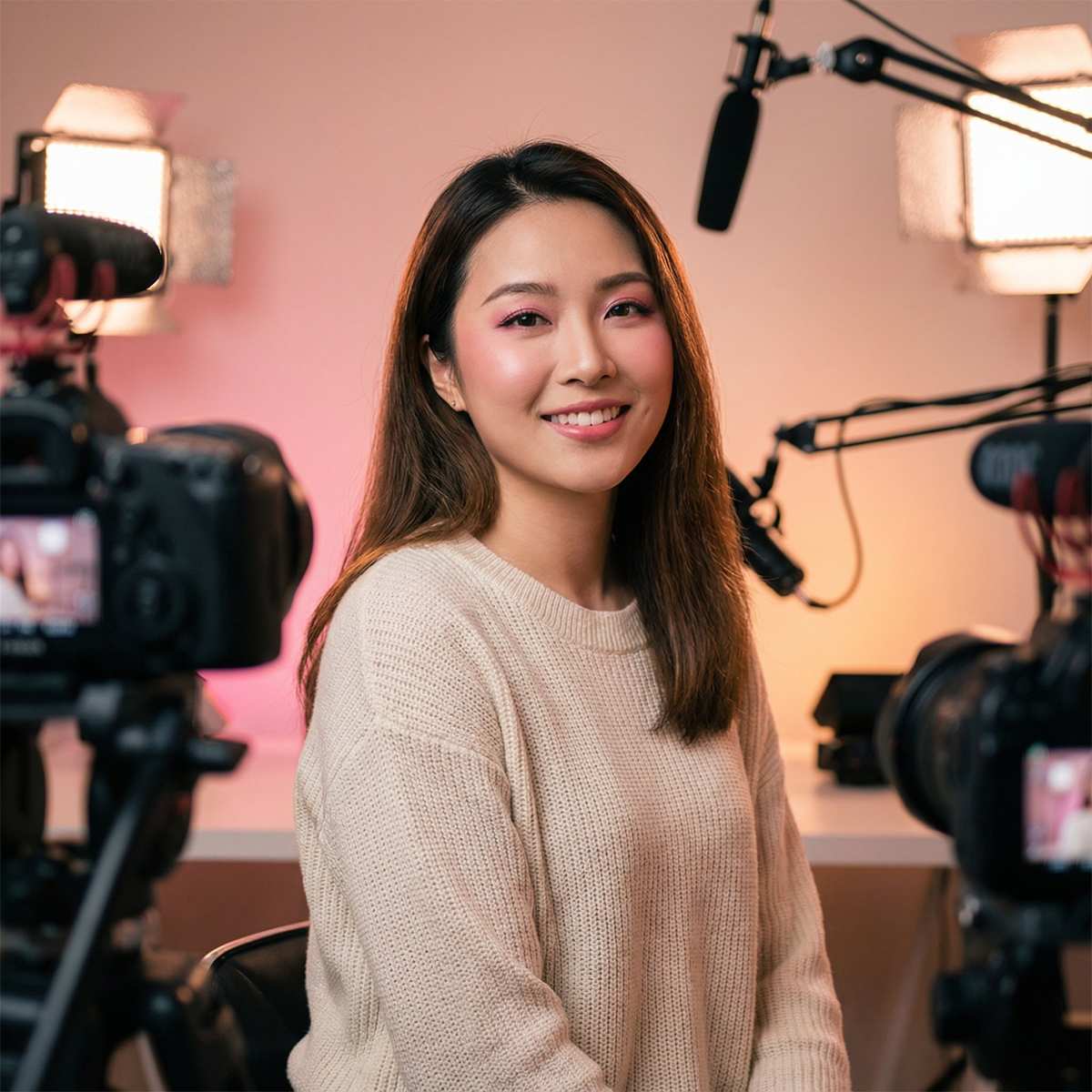 蜜桃视频创作者甜心小雅